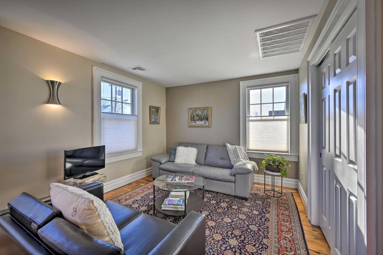 Bright Apartment - Half Mi To Greenport Harbor! 외부 사진
