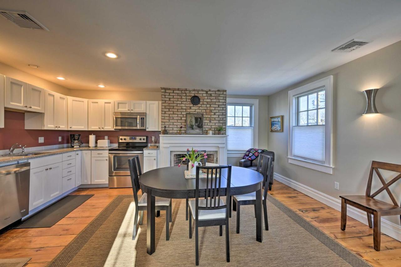 Bright Apartment - Half Mi To Greenport Harbor! 외부 사진