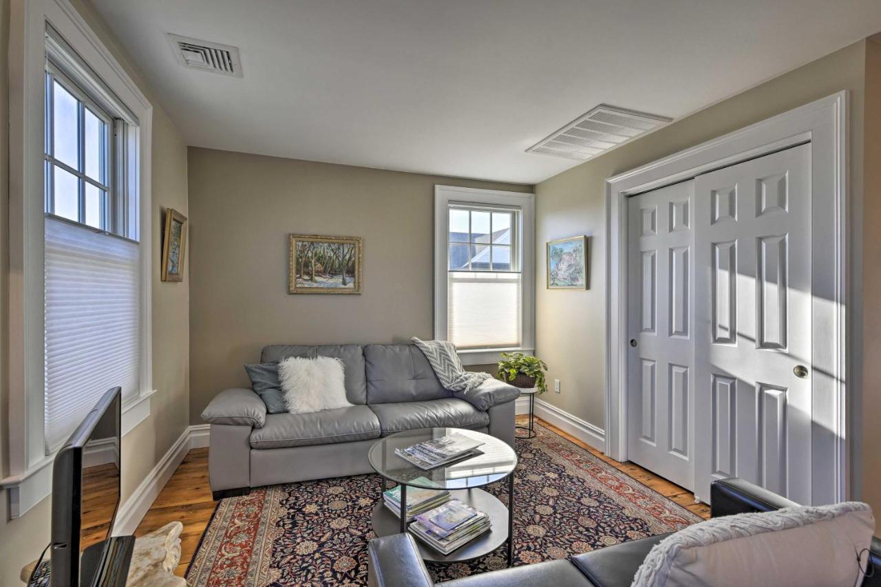 Bright Apartment - Half Mi To Greenport Harbor! 외부 사진