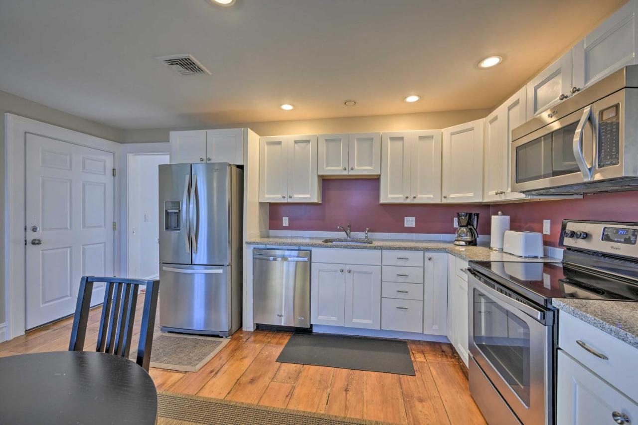 Bright Apartment - Half Mi To Greenport Harbor! 외부 사진