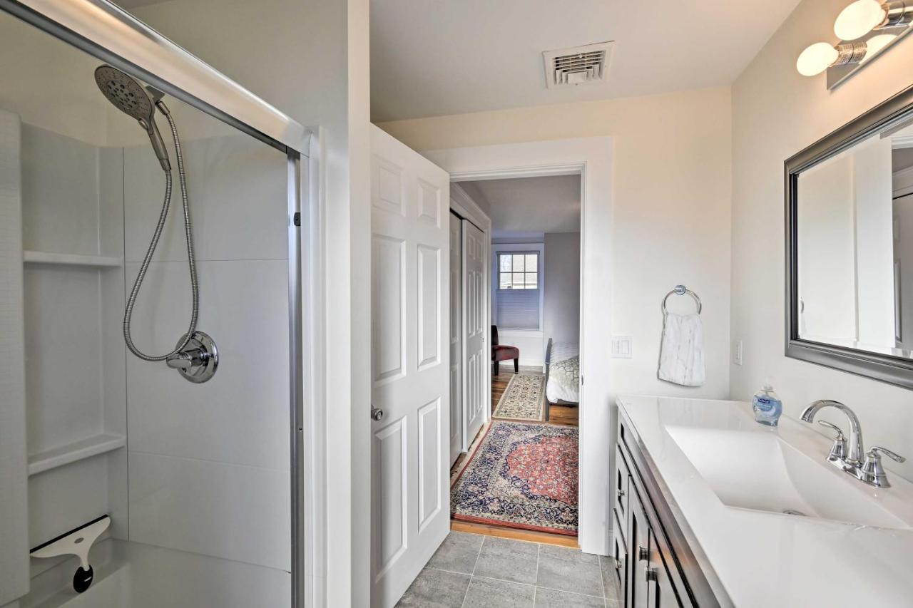 Bright Apartment - Half Mi To Greenport Harbor! 외부 사진
